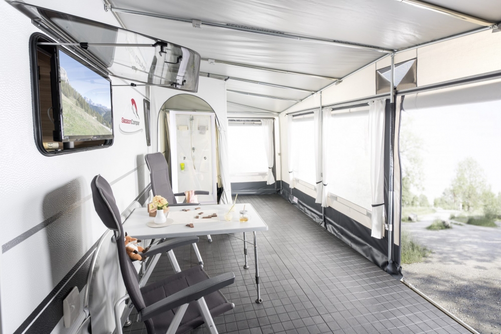 SeasonCamper_L_Vorzelt_Dusche-1030x688